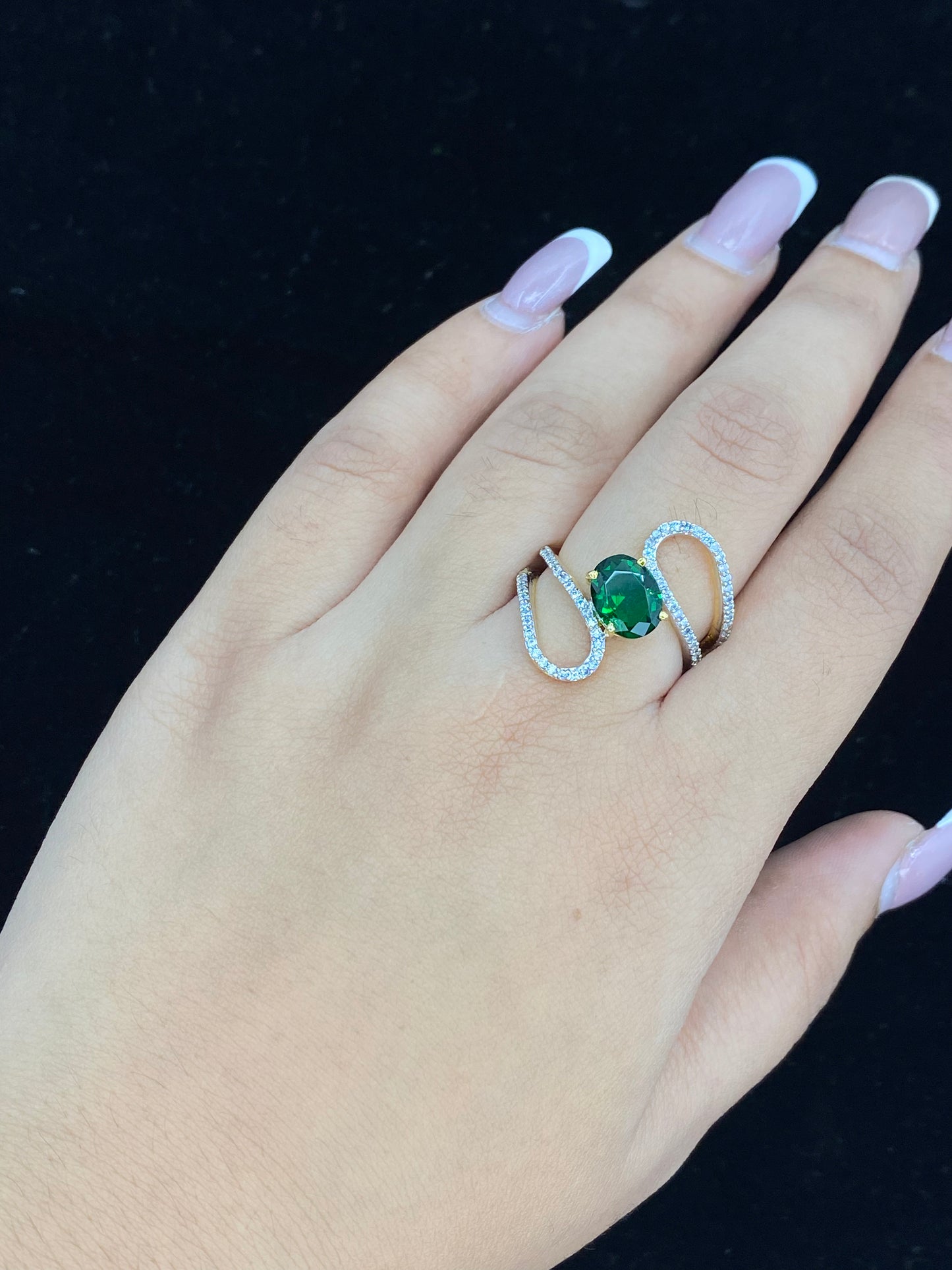 Green Curves Ring