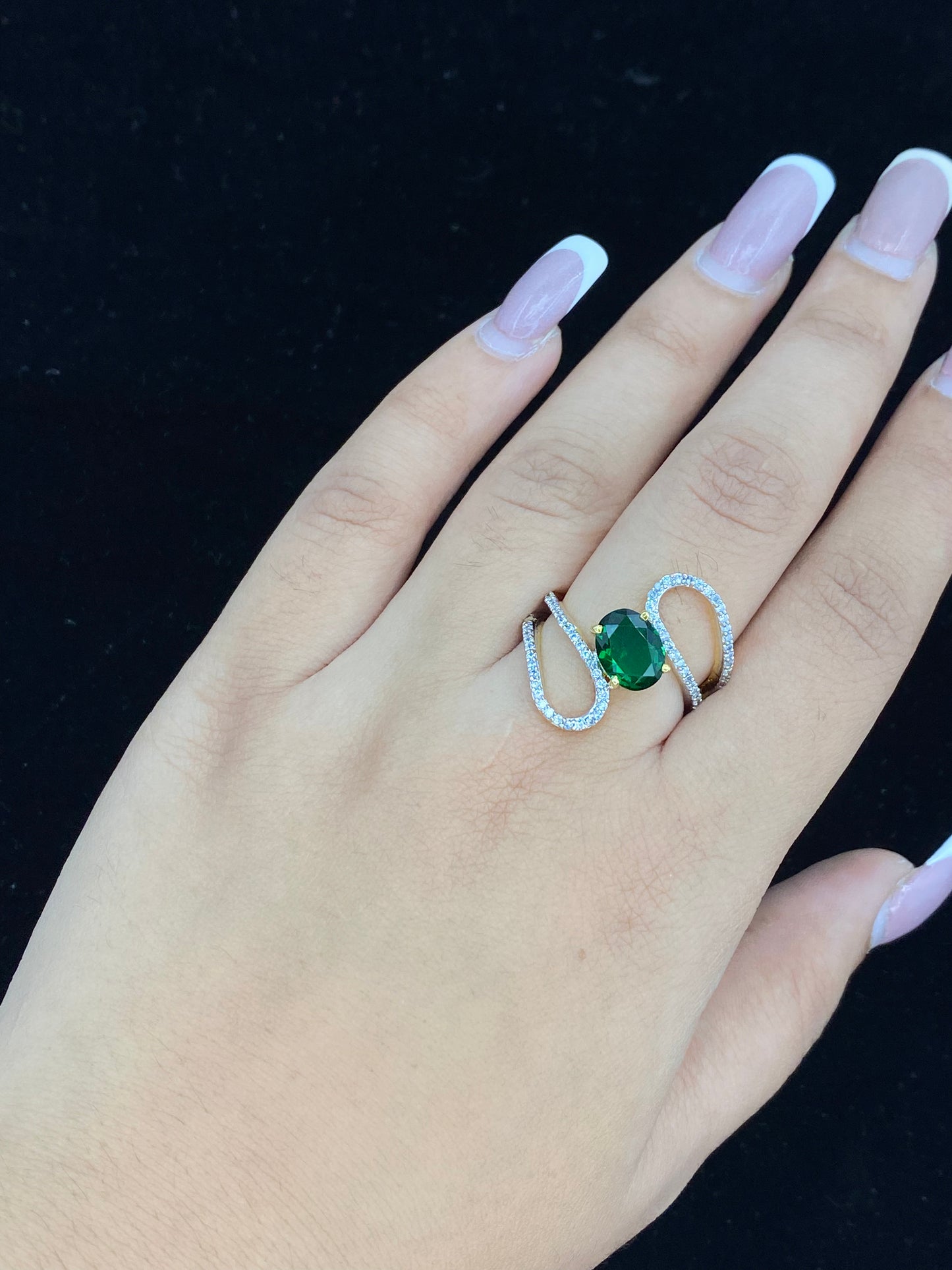 Green Curves Ring