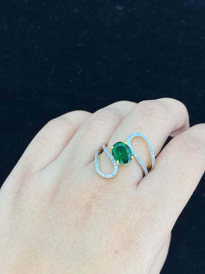 Green Curves Ring